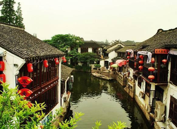 老婆弟弟27了，恋爱到结婚，至今已随我俩生活3年了，他早习惯了把这里当自己家，我想问这样的家庭正常吗游戏画面